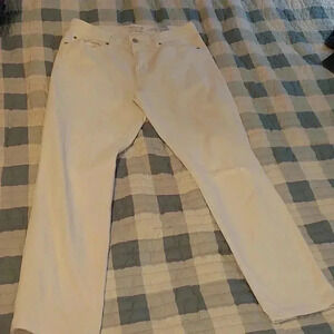 Levi's Mid Rise Slim Cuffed - White size 10